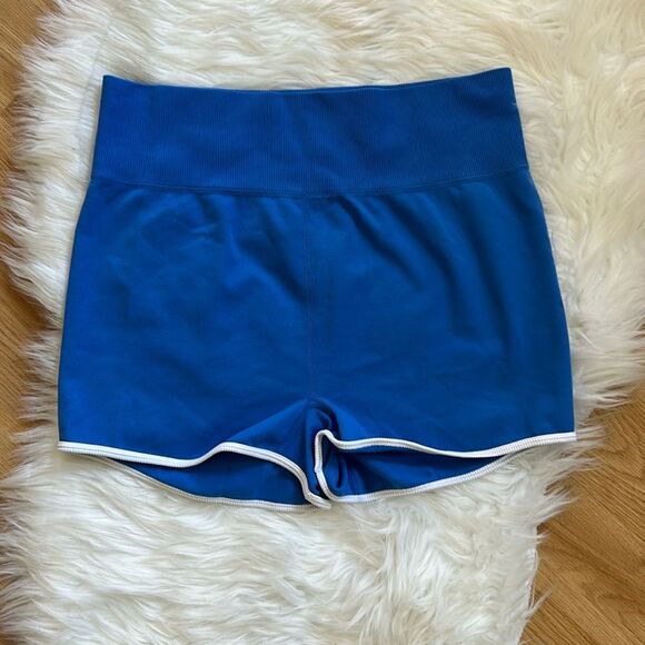 Wild Fable Athleisure Shorts Vintage 70’s Style Hot Pant Vacation Size XL - Picture 1 of 4